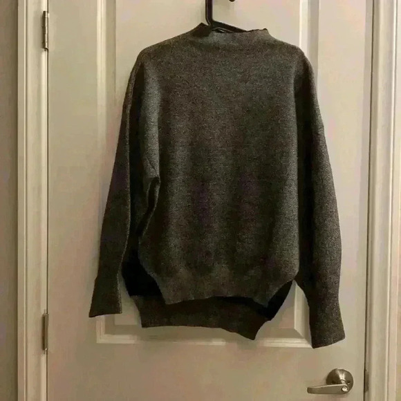 Oversize High neck sweater - Picture 2 of 6